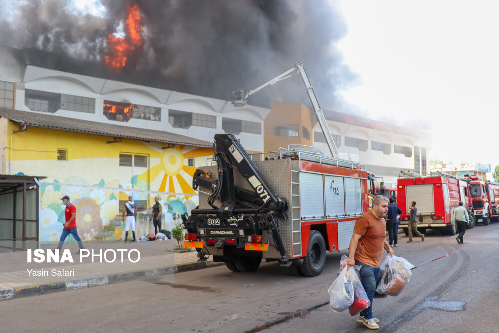 آتش سوزی مهیب در مرکز خرید ونوس - بندرانزلی