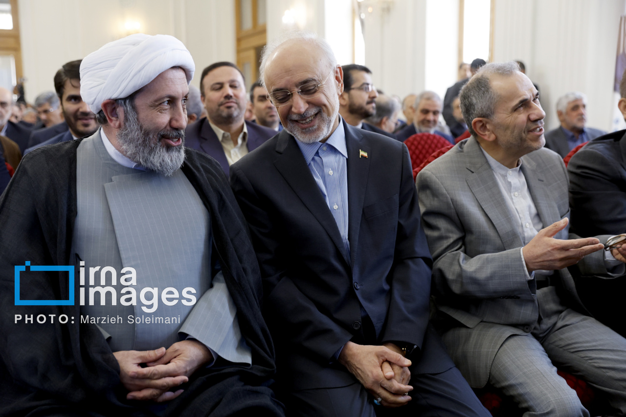 رونمایی از سردیس شهید امیرعبداللهیان در وزارت خارجه