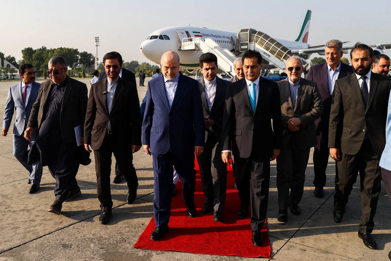 استقبال از قالیباف و هیئت پارلمانی همراه در بدو ورود به اسلام‌آباد - پاکستان