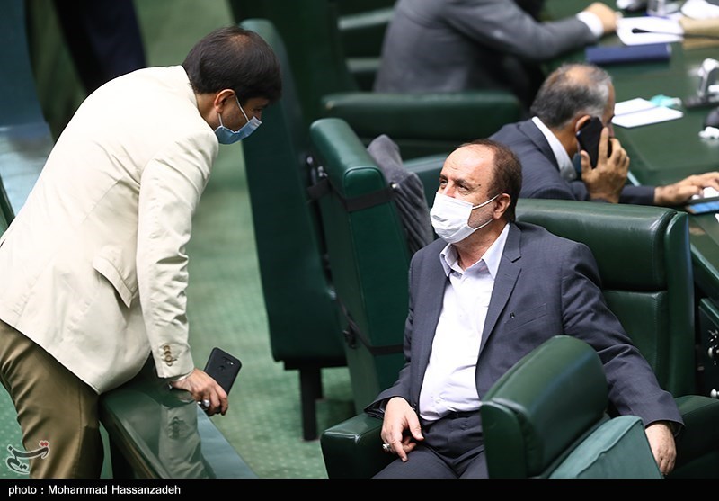 دورهمی نمایندگان در صحن مجلس 