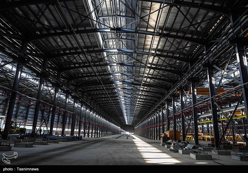 بازدید وزرای دفاع و راه  از کارخانه ساختمان سازی وزارت دفاع 