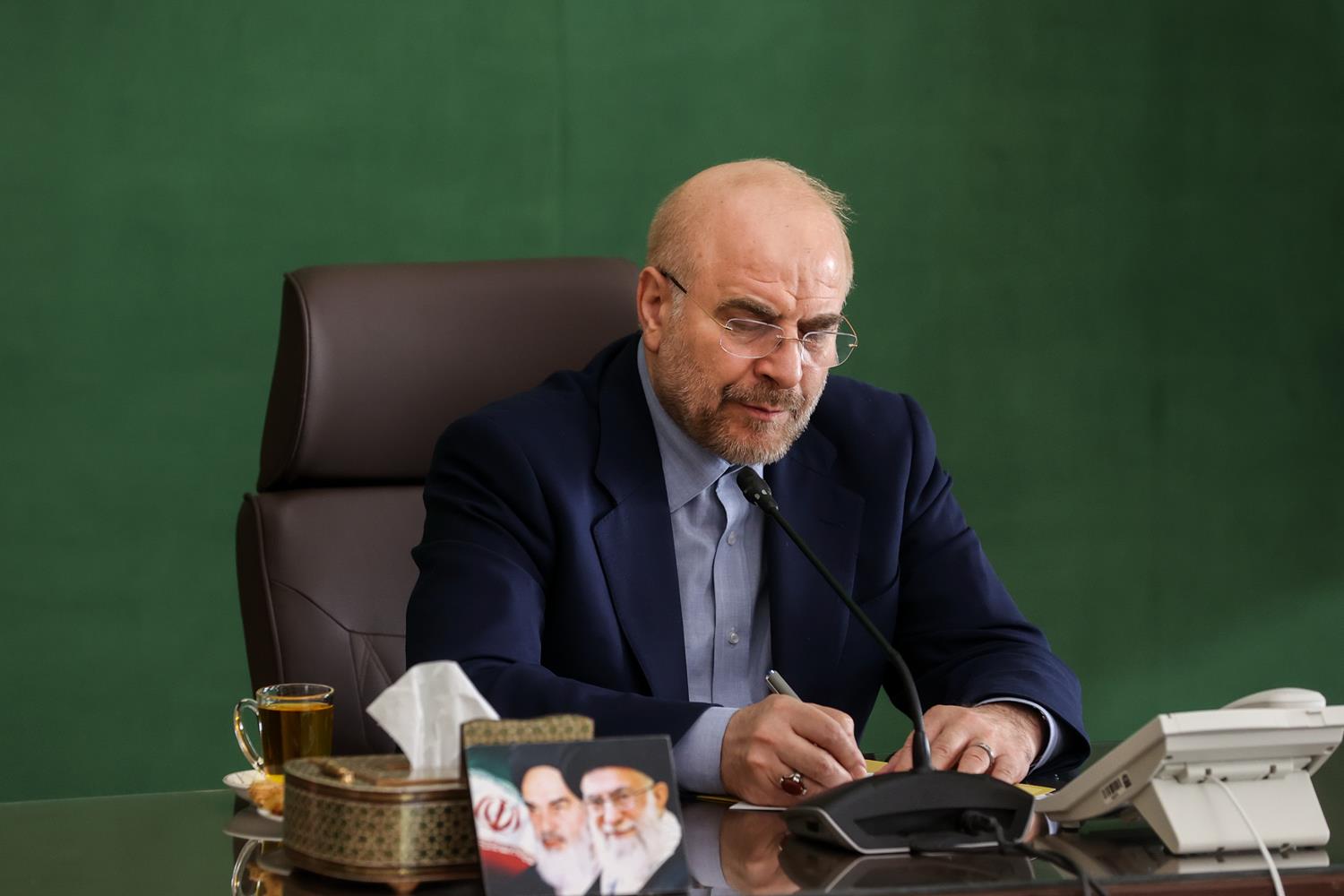 دیدار جمعی از جوانان با قالیباف به مناسبت روز جوان