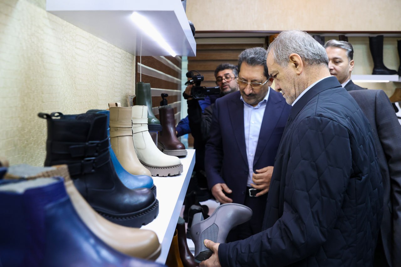  بازدید پزشکیان از ۲ واحد تولیدی