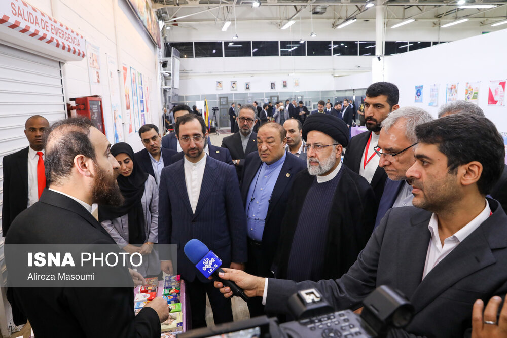 بازدید رئیس جمهور از فروشگاه مگاسیس و نمایشگاه علمی فناوری در کاراکاس