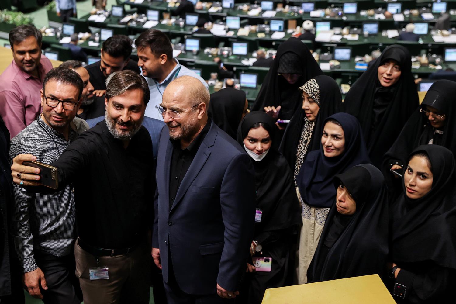 حضور قالیباف در جمع خبرنگاران پارلمانی