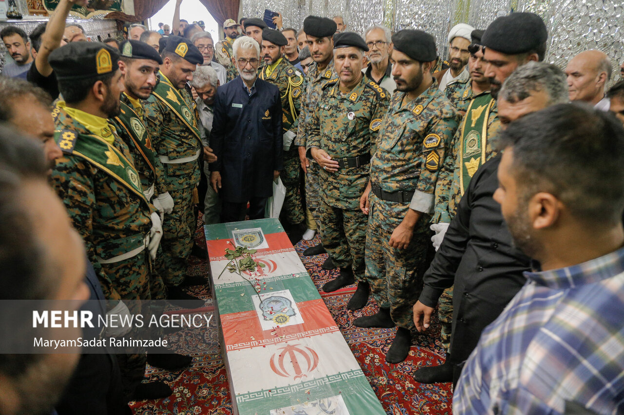 تشییع شهید مدافع امینت «سجاد جوکار» در حرم شاهچراغ (ع)