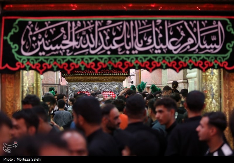 حرم مطهر امام حسین (ع) در شب اربعین
