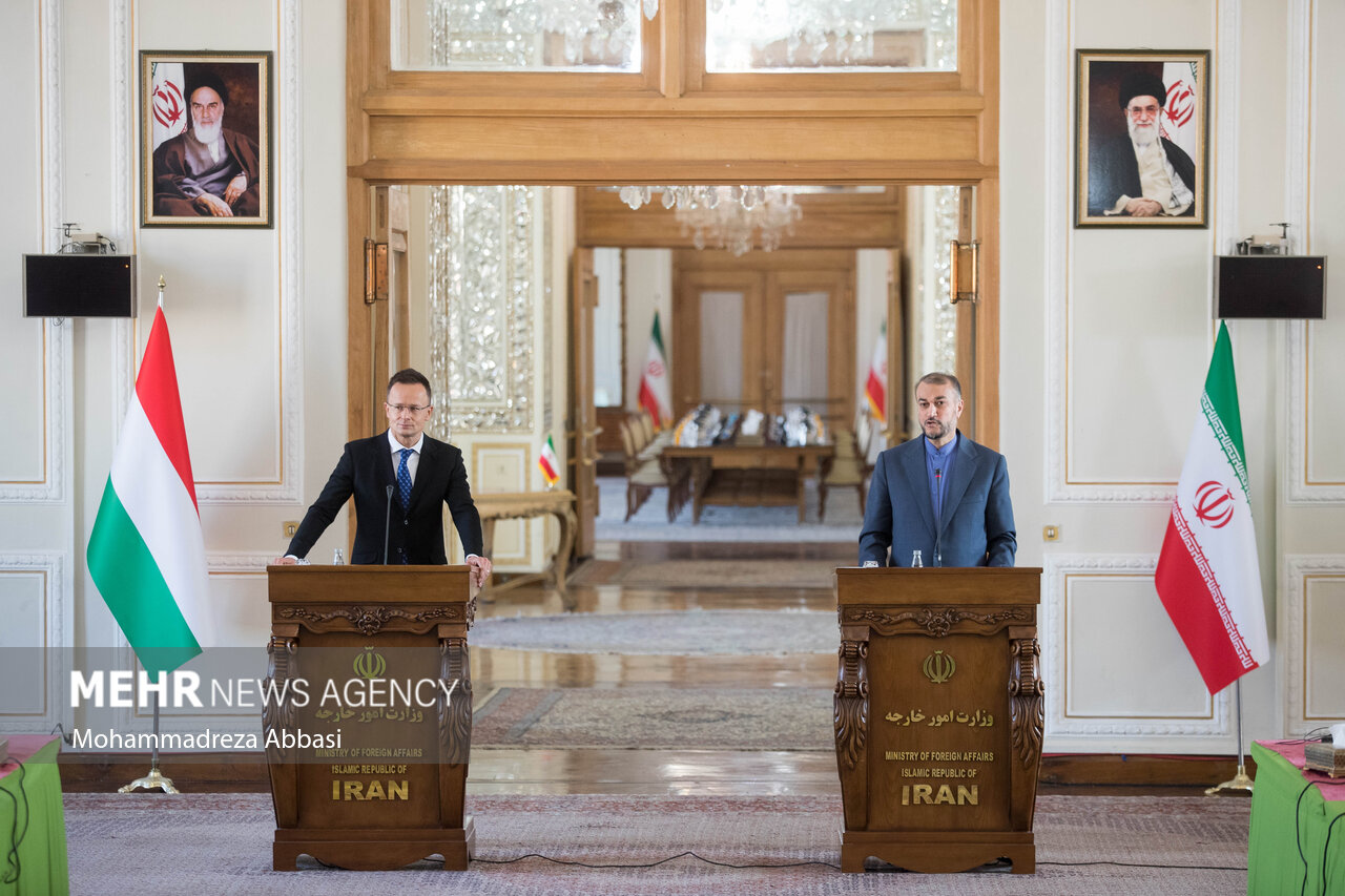 دیدار وزرای خارجه مجارستان و ایران