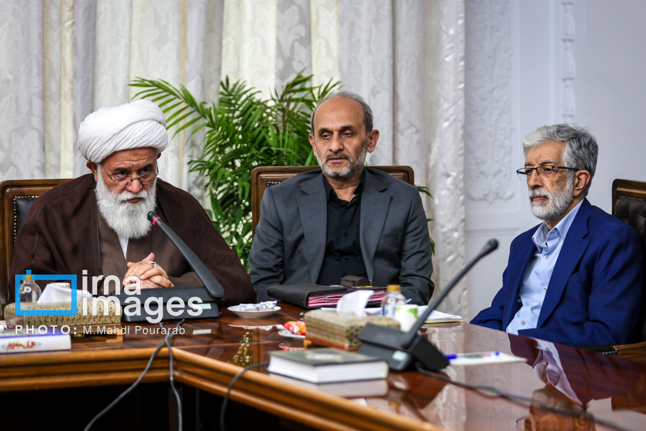 جلسه شورای عالی انقلاب فرهنگی