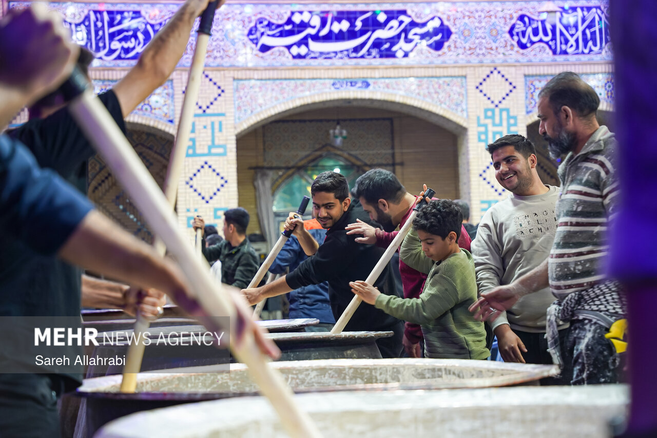 پخت ۵۰ تن سمنو در شیراز