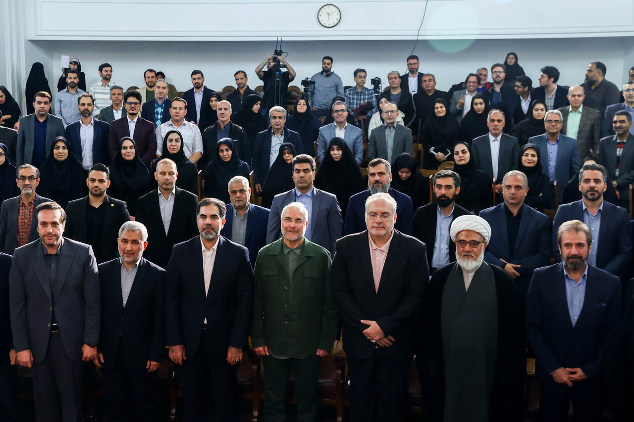 آئین گرامیداشت روز کتاب و کتابخوانی با حضور قالیباف