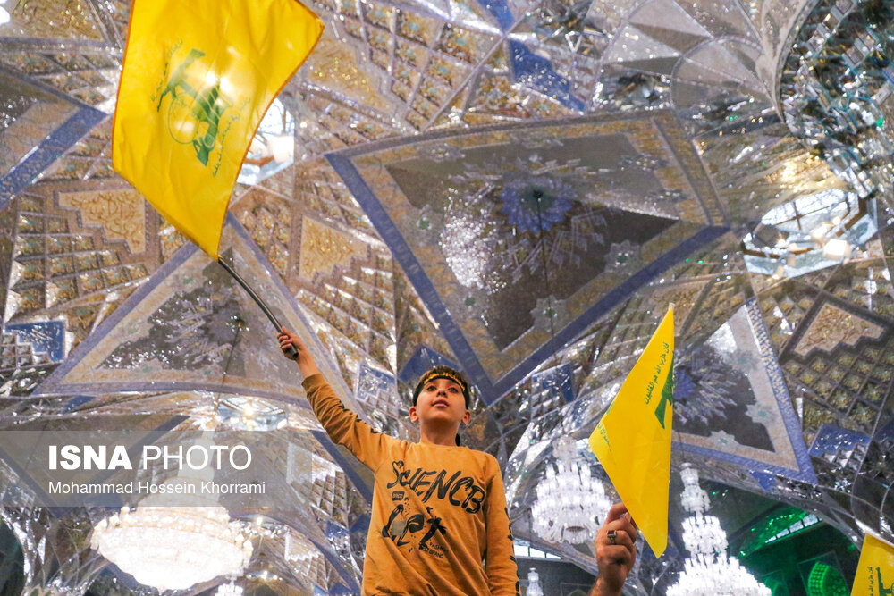 مراسم گرامیداشت شهید سیدحسن نصرالله همزمان با تشییع شهدا در لبنان - مشهد