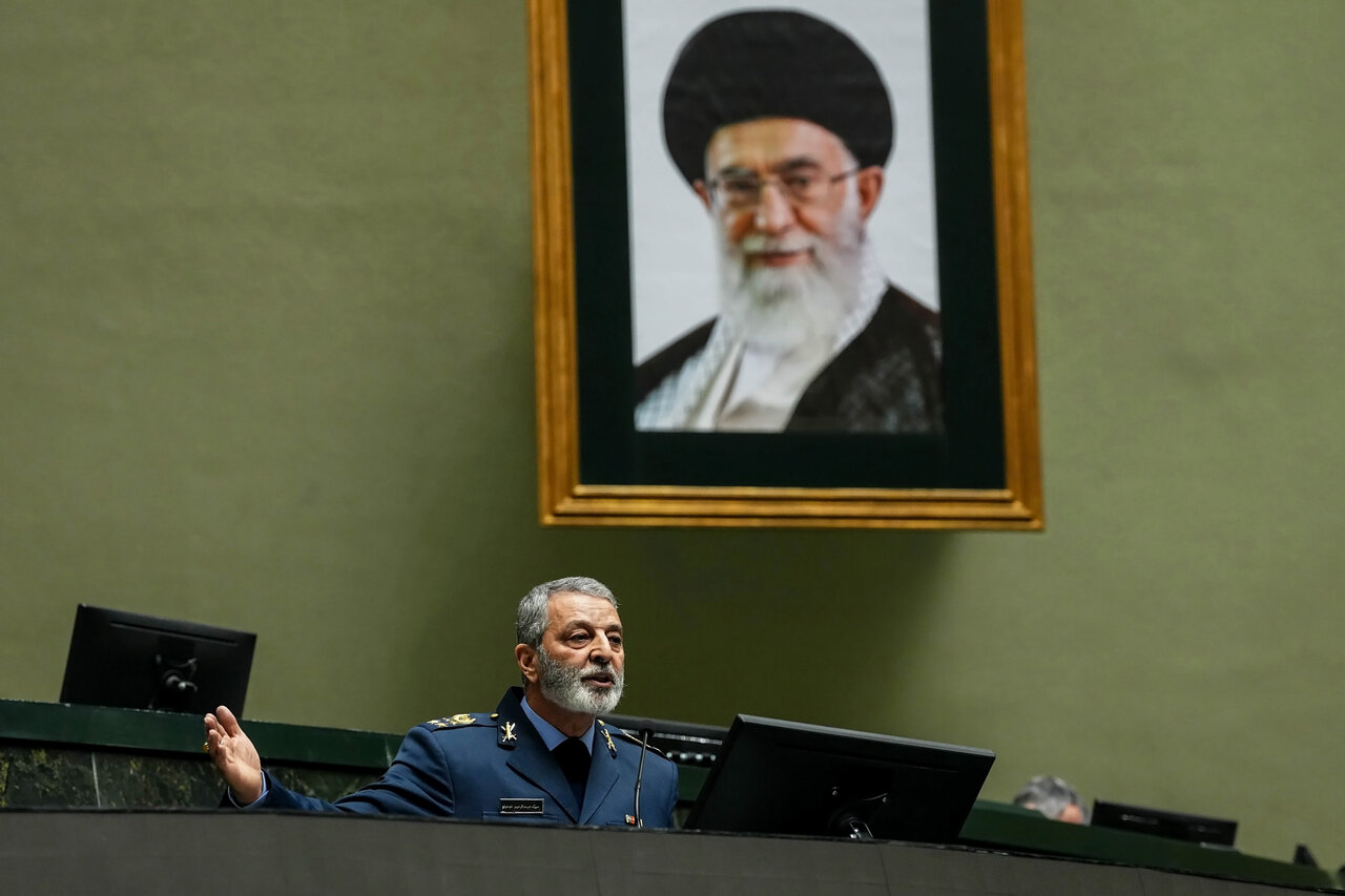 حضور امیر موسوی و عراقچی در جلسه غیرعلنی مجلس