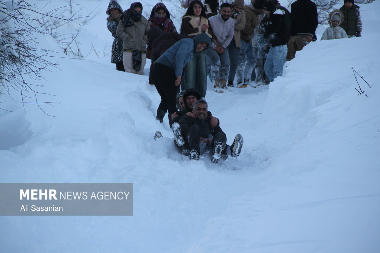 بارش برف در گردنه حیران
