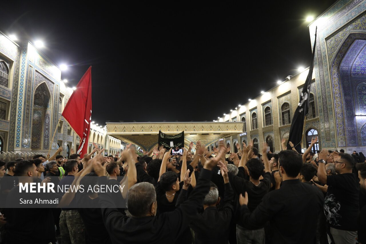 شب شهادت امام رضا(ع) در حرم مطهر رضوی