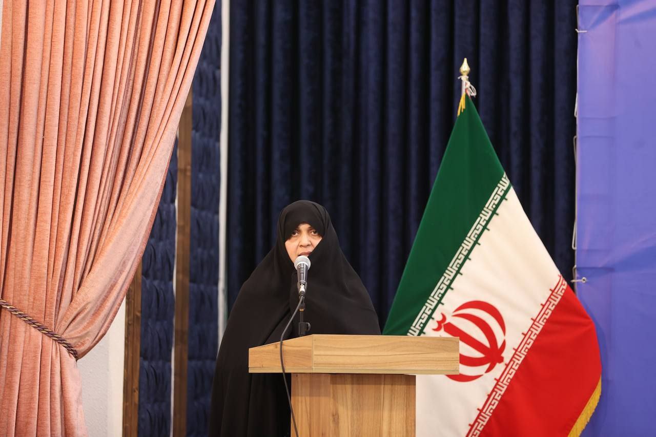 نشست جمعی از بانوان حوزوی و تشکل‌های خواهران با قالیباف  در مکتب نرجس(س) مشهد مقدس