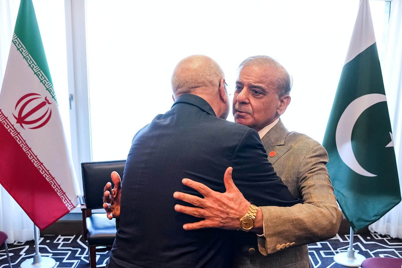 دیدار نخست وزیر پاکستان با قالیباف