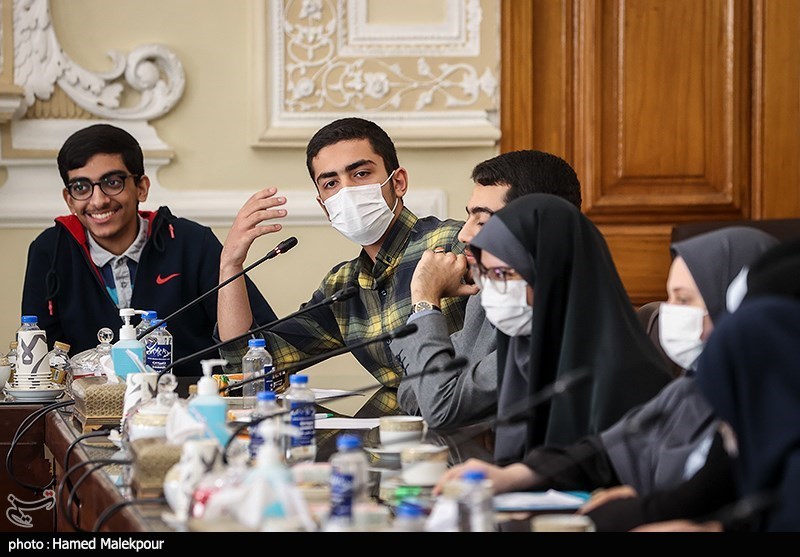 نشست صمیمی قالیباف با دانش آموزان نخبه