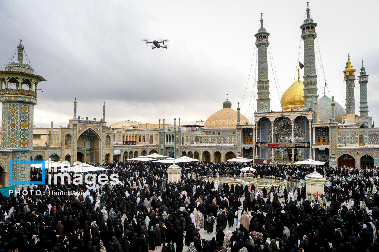 تحویل سال ۱۴۰۴ در حرم حضرت معصومه (س)