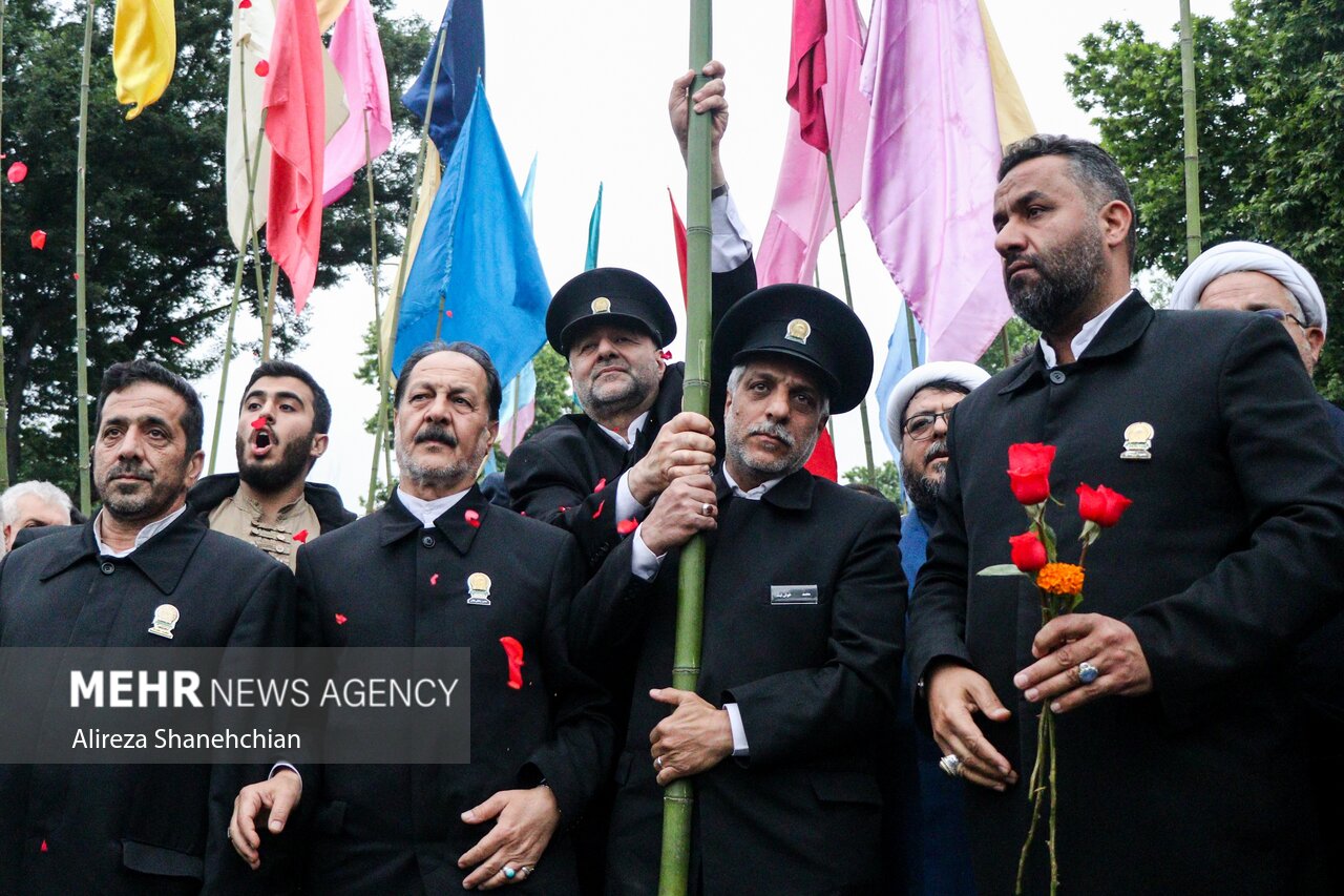 استقبال از کاروان خادمین حرم مطهر رضوی