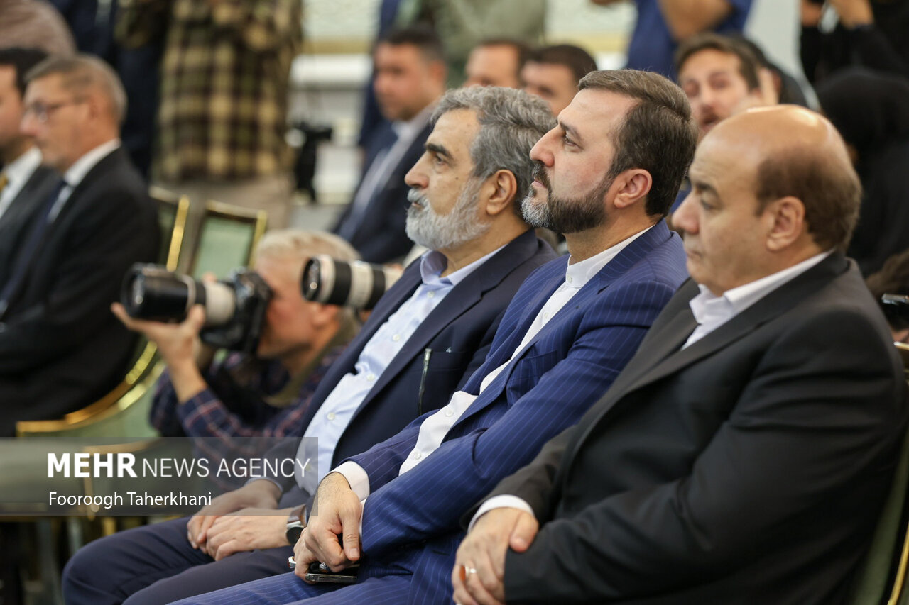 نشست خبری مشترک محمد اسلامی و مدیر کل آژانس 