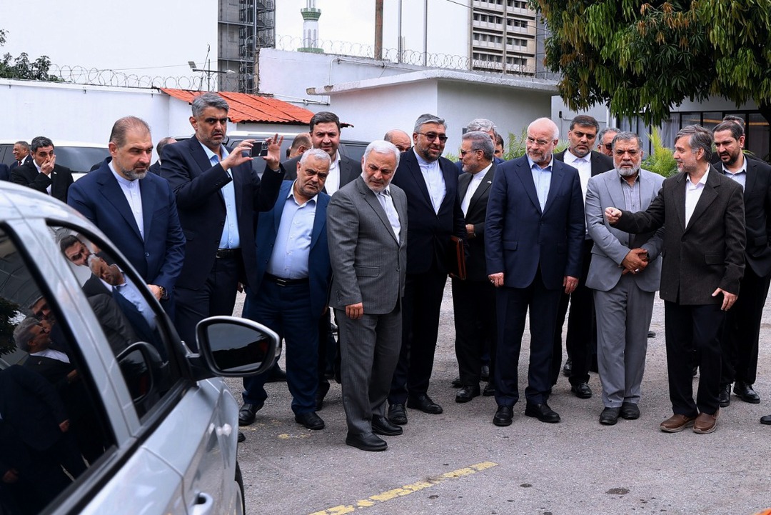 بازدید قالیباف از نمایشگاه دستاوردهای فن آوری جمهوری اسلامی در کاراکاس