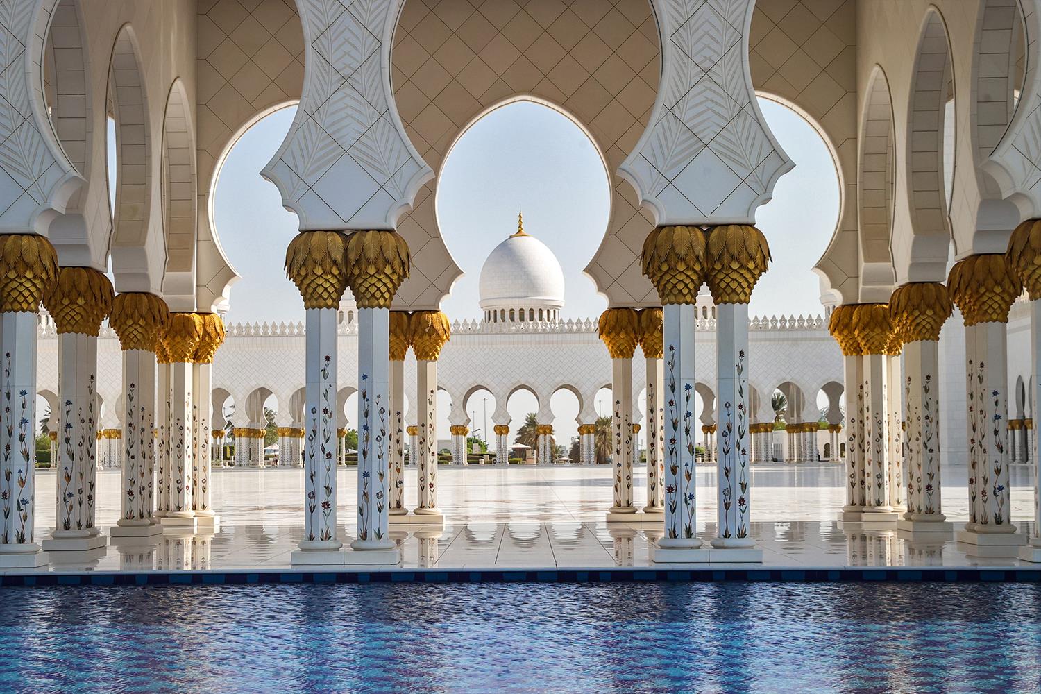 بازدید قالیباف و هیأت پارلمانی ایران از مسجد شیخ زاید ابوظبی