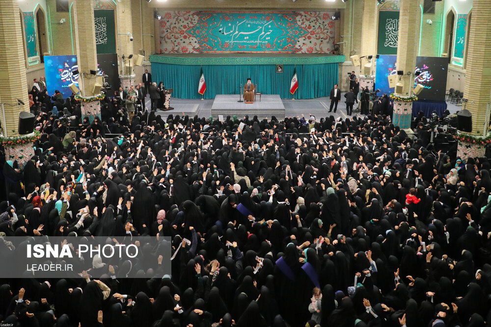  دیدار هزاران نفر از زنان و دختران با رهبر انقلاب