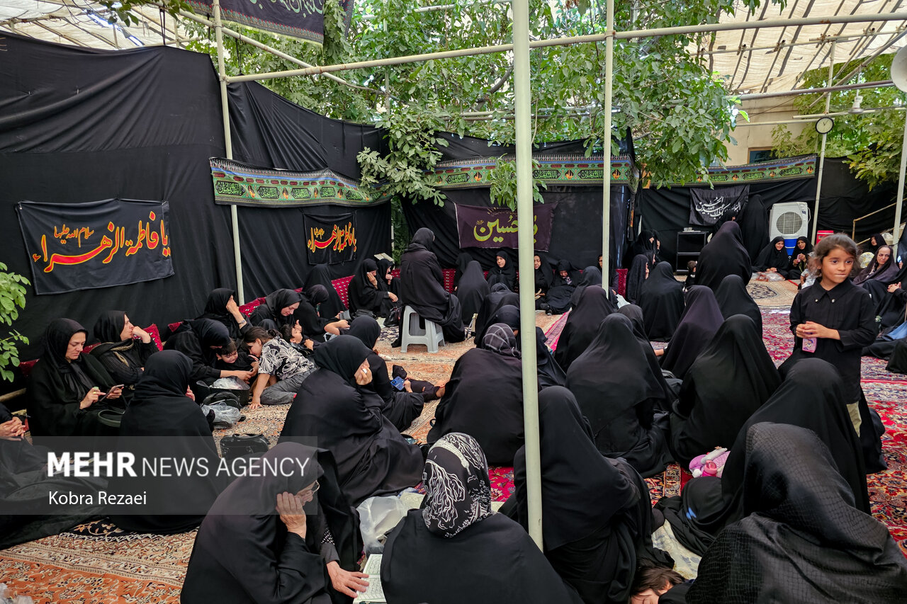 روضه‌خوانی سنتی در خانه نوغانی‌های مشهد