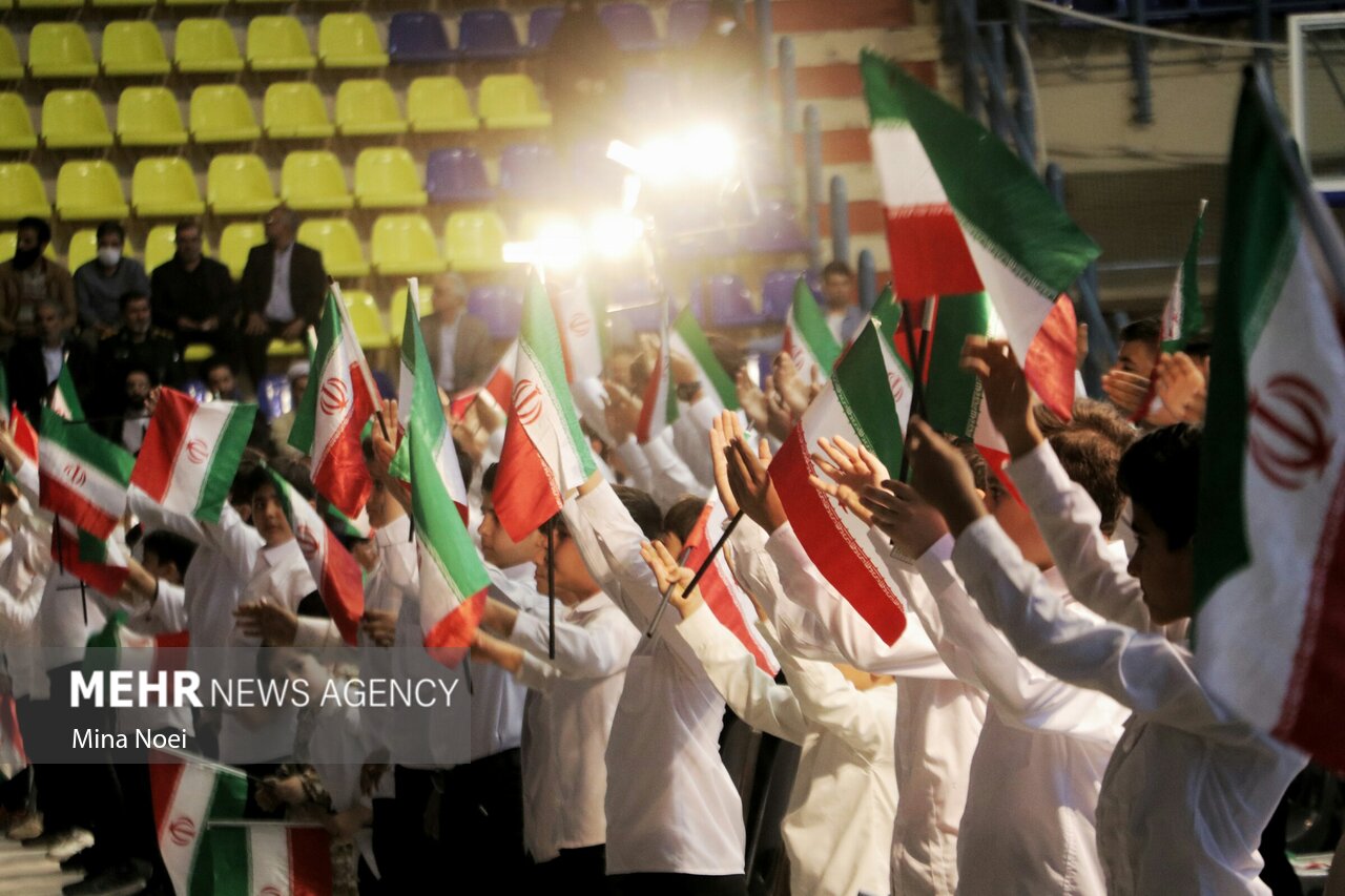 دیدار رییس جمهور با اقشار مختلف مردم در تبریز