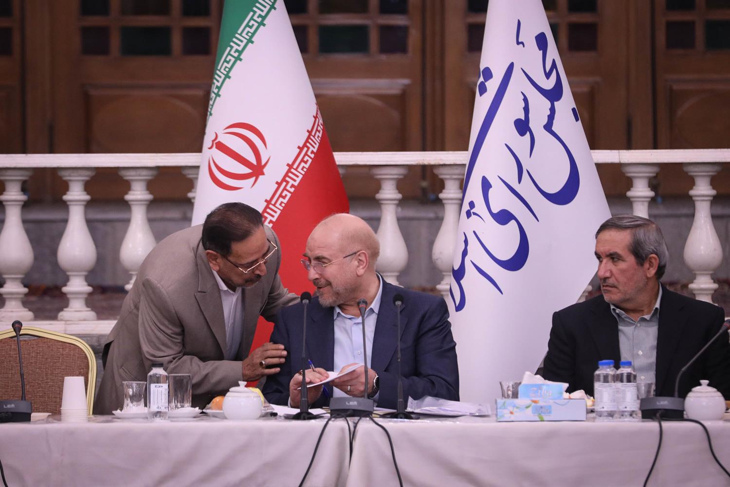 دیدار شورایاران محلات تهران با قالیباف