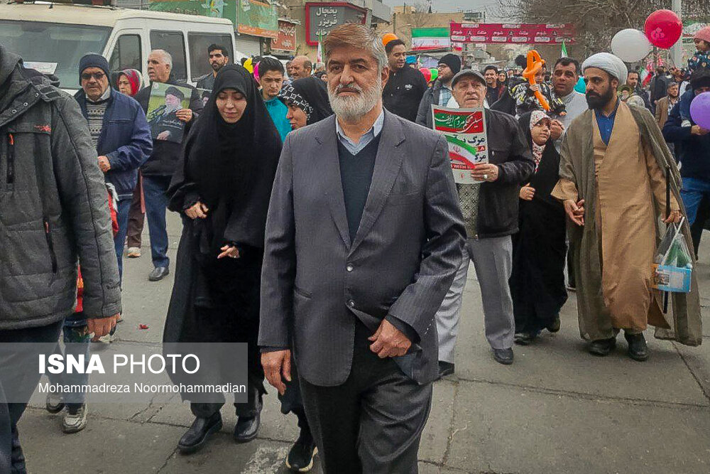 حضور جمعی از مسئولان در راهپیمایی ۲۲ بهمن - تهران