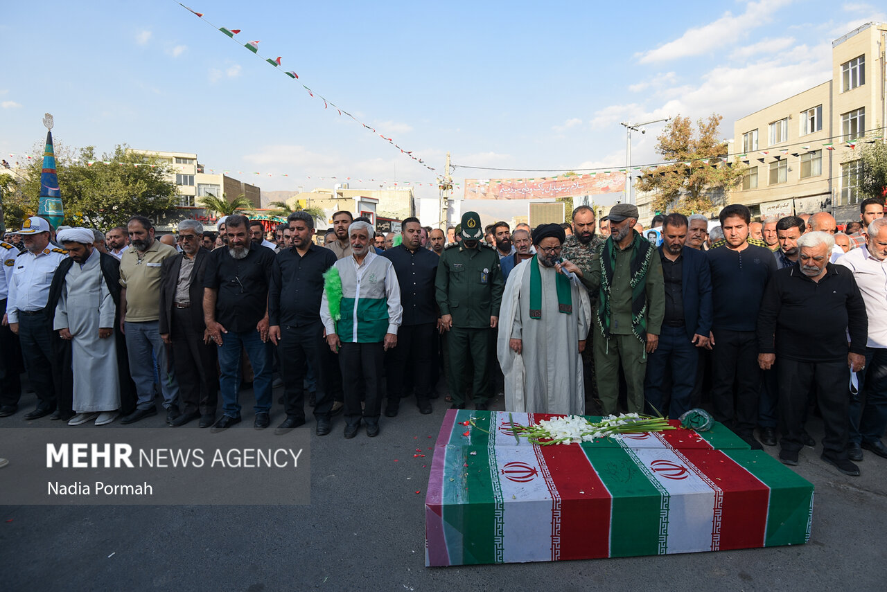 تشییع و خاکسپاری پیکر شهدای تازه تفحص شده در کرج