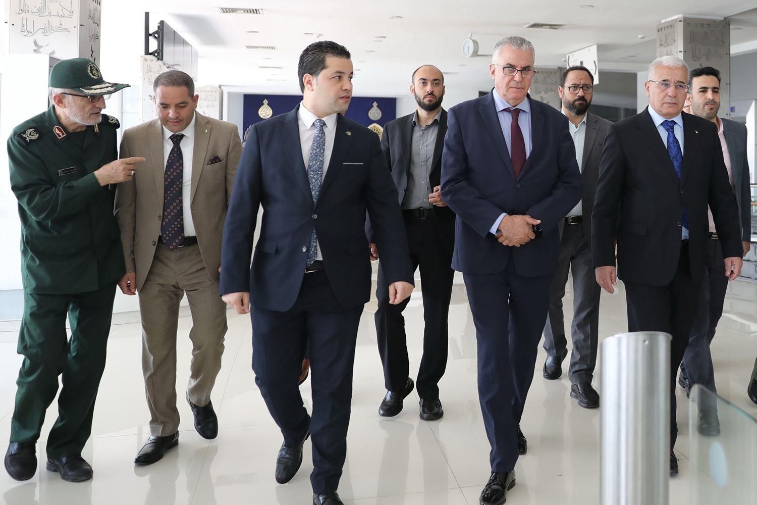 بازدید رئیس مجلس الجزایر از باغ موزه دفاع مقدس