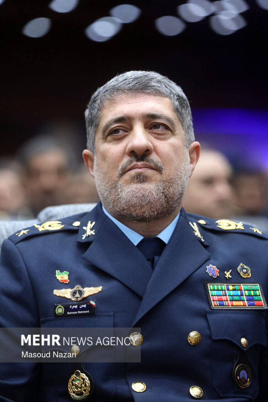 دیدار فرماندهان و کارکنان نیروهای هوایی