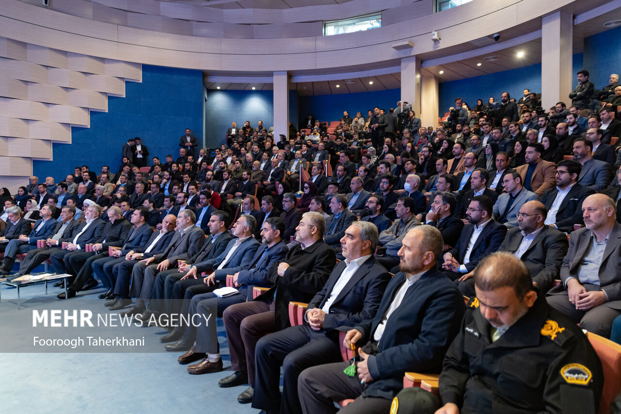 نشست رئیس جمهور با فناوران و نخبگان دانش‌بنیان