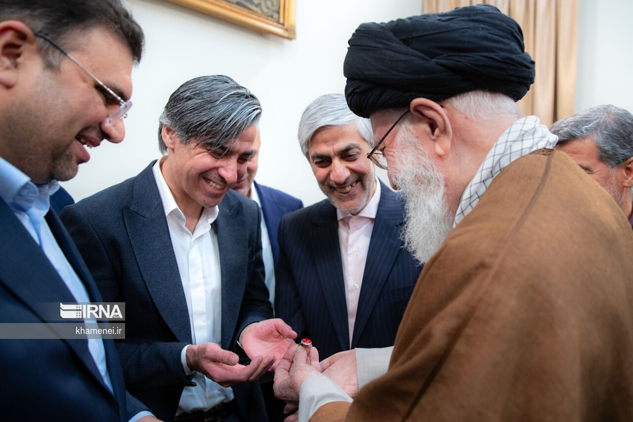 دیدار اعضای تیم ملی فوتسال با رهبر انقلاب