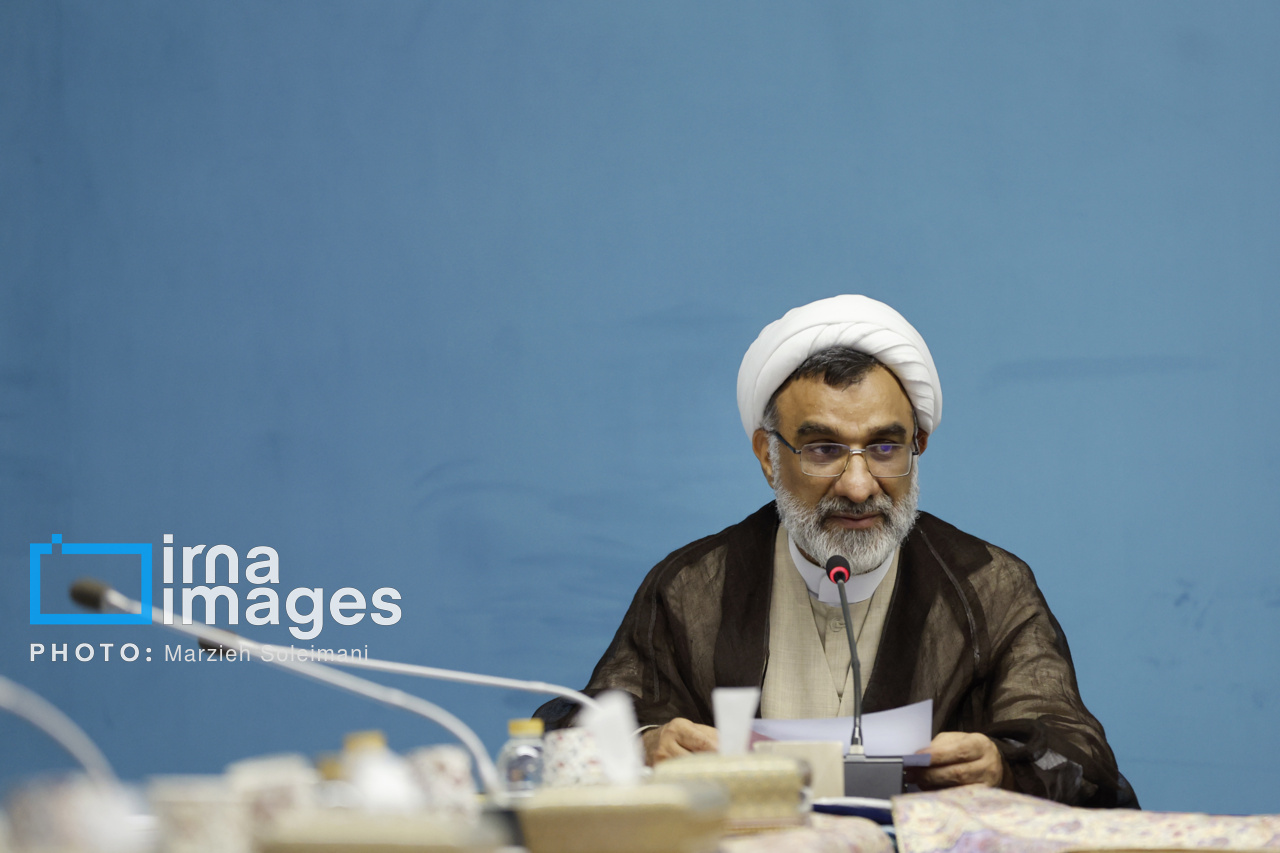 جلسه شورای عالی انقلاب فرهنگی