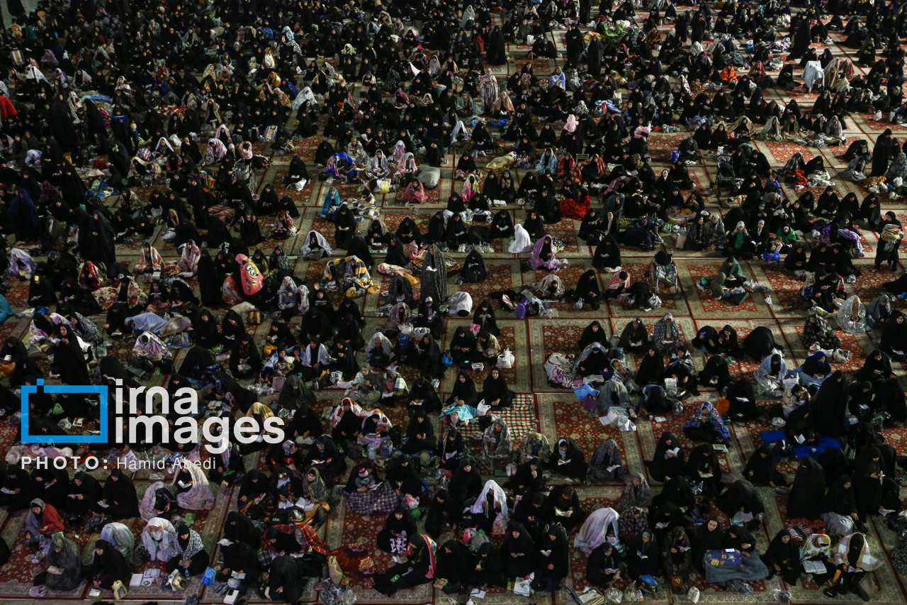 احیای شب بیست و یکم رمضان در مسجد جمکران