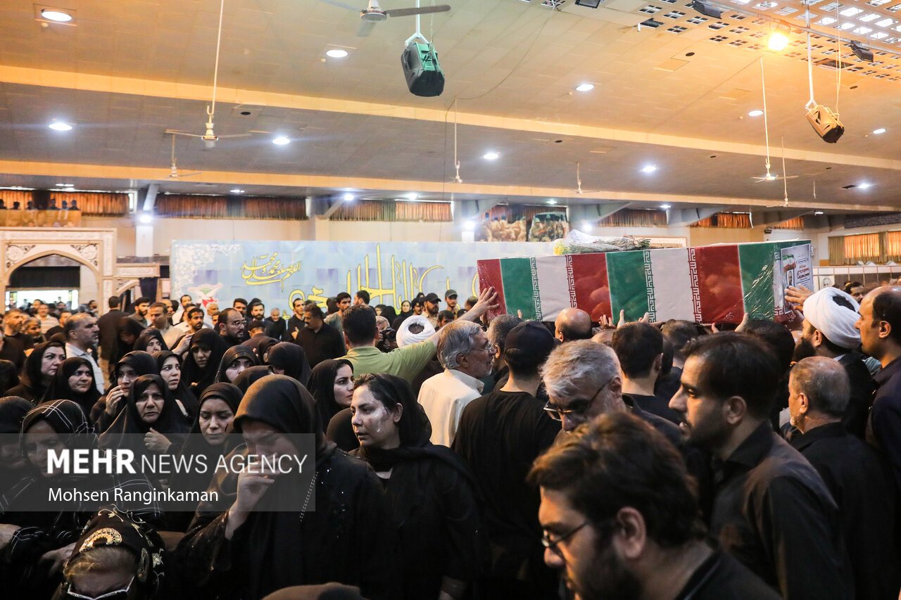 تشییع و تدفین پیکر شهدای حملات رژیم صهیونیستی در تهران