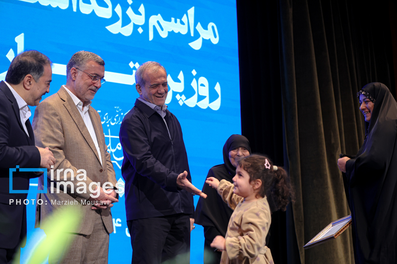 بزرگداشت مقام پرستار با حضور رئیس جمهور