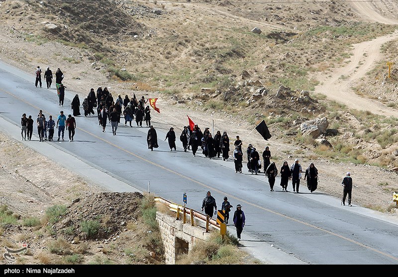 زائران پیاده امام رضا (ع)