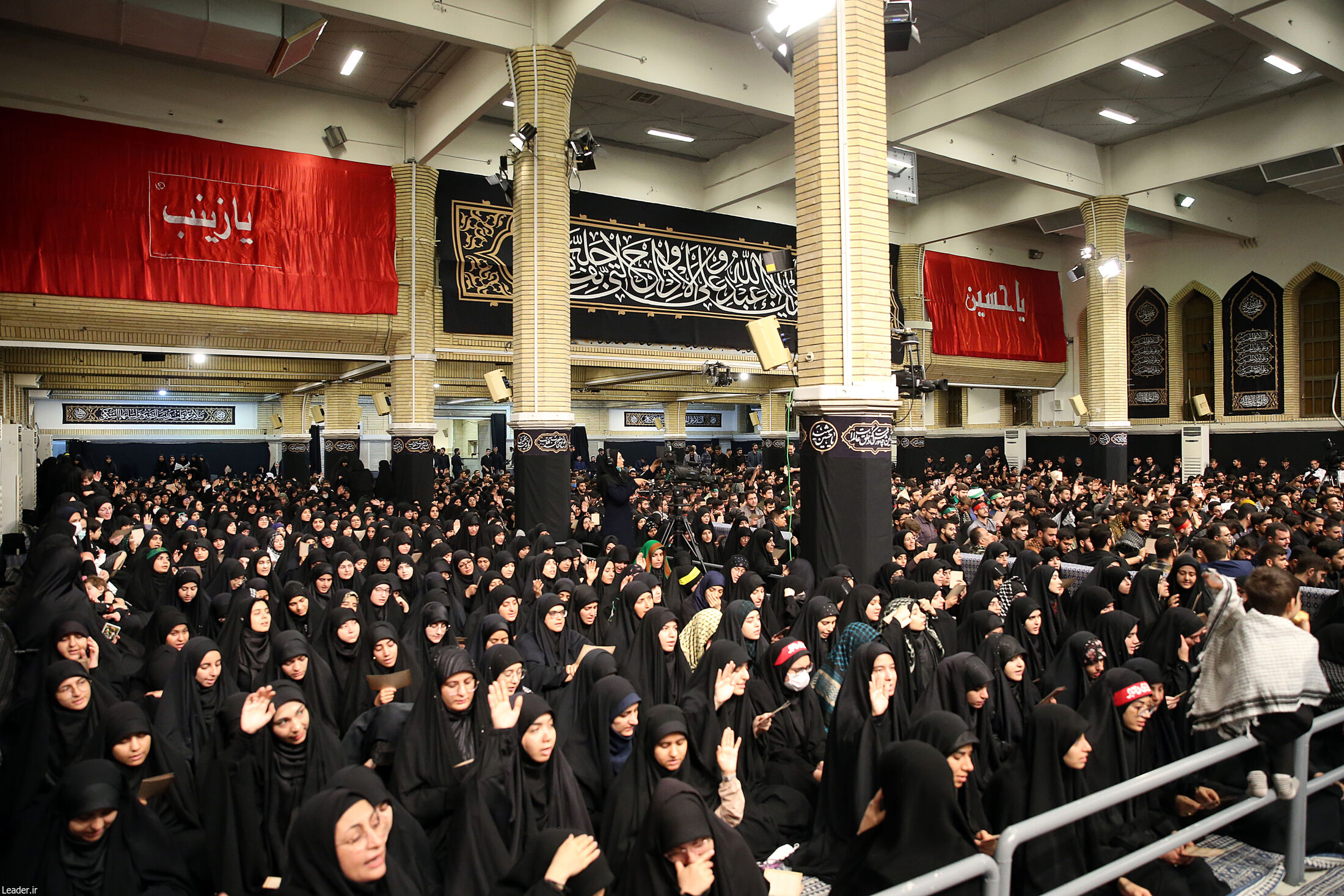 مراسم عزاداری هئیت‌های دانشجویی با حضور رهبر انقلاب