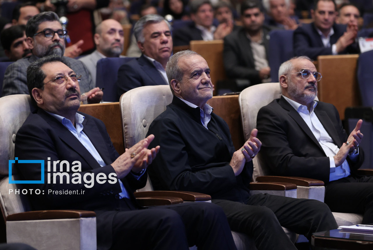 تجلیل از صنعتگران برتر کشور با حضور پزشکیان