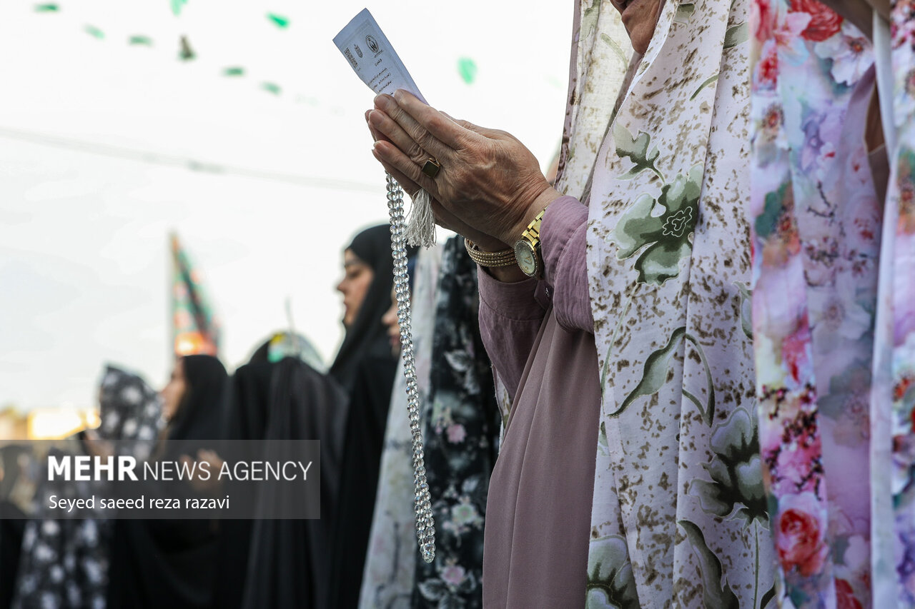 نماز عید سعید فطر در حرم حضرت عبدالعظیم حسنی (ع)