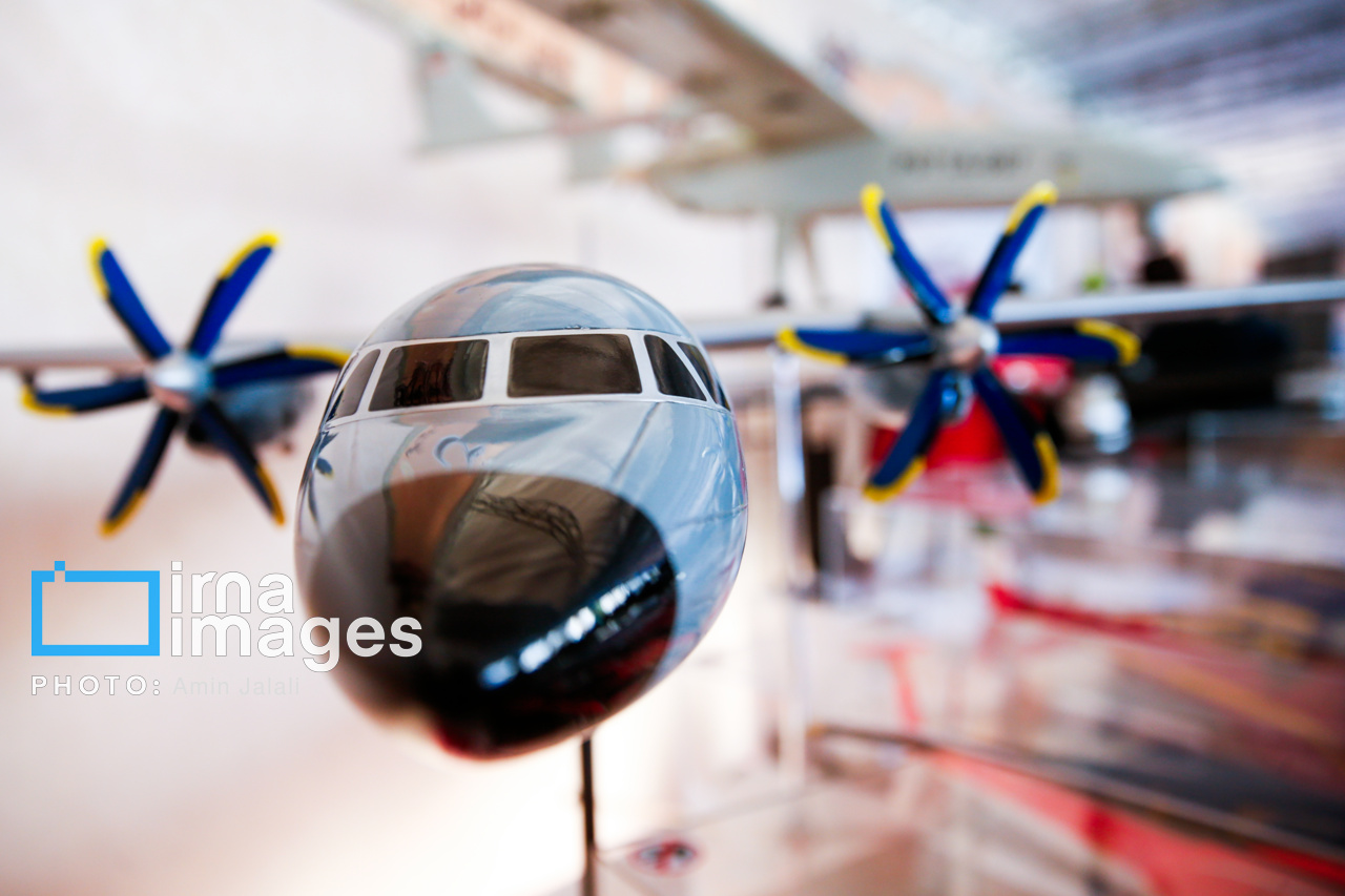 اعضای هیأت دولت در جمع خبرنگاران