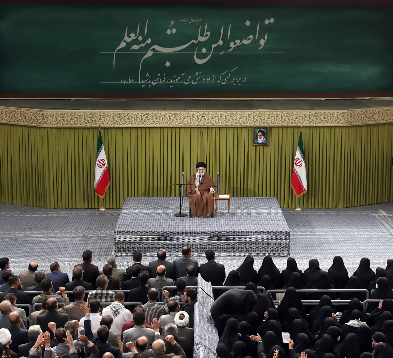 تصاویری از دیدار معلمان با رهبر انقلاب