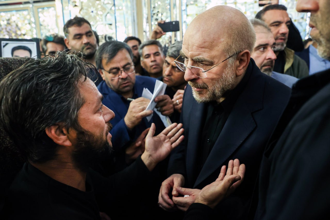 گفت‌وگوی چهره به چهره قالیباف با خانواده‌های داغدار جانباختگان حادثه معدن طبس