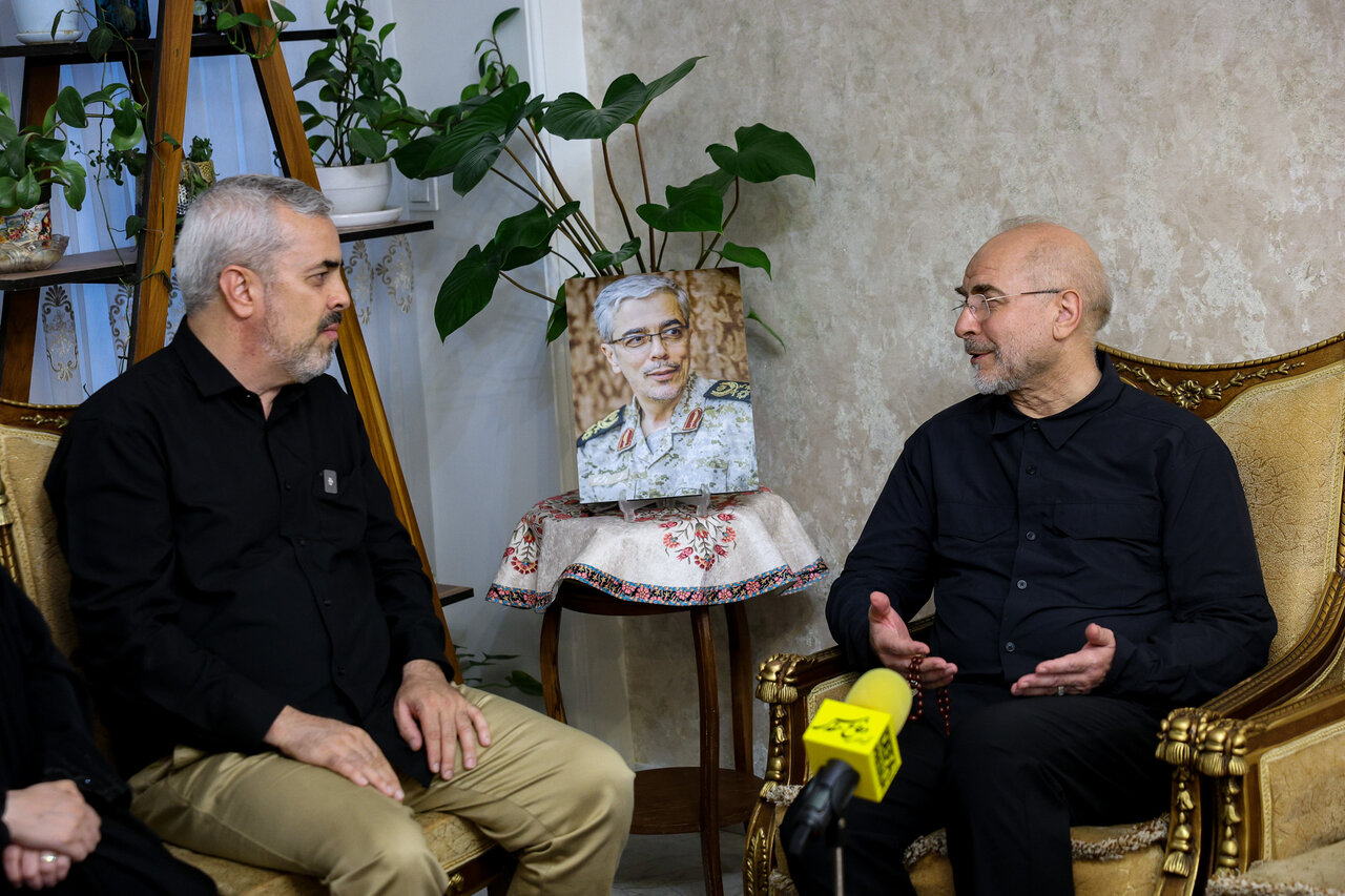 دیدار قالیباف با خانواده شهید باقری