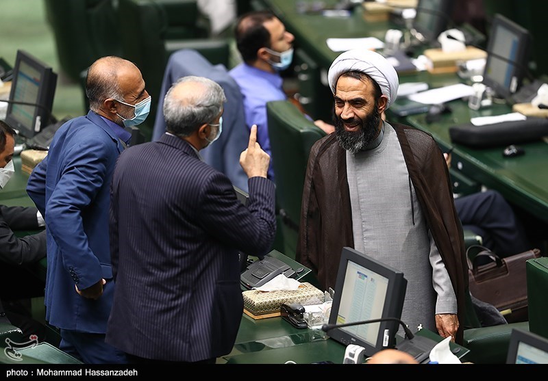 دورهمی نمایندگان در صحن مجلس 